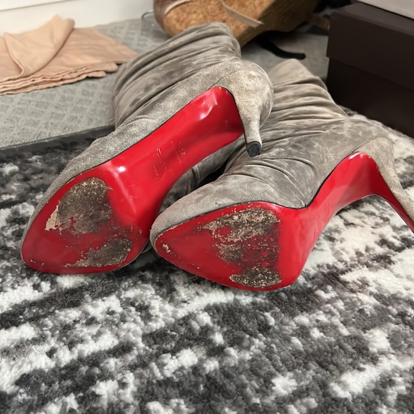 Christian Louboutin light gray suede Piros size 38.5 - Picture 3 of 7